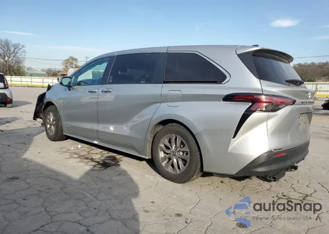 2021 Toyota Sienna Xle z USA, uszkodzony, nr VIN 5TDYRKEC1MS057608